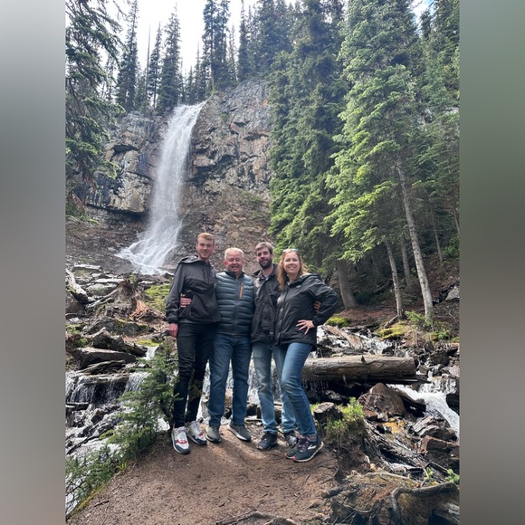 Meet your Posher, Sheri - Picture 3 of 4